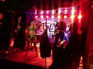 Mike Barbwire feat. burlesque artist Pepper Potemkin