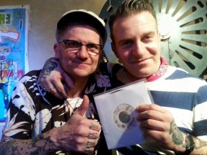 Dj Undertaker bringing Bobby Lonero to a happy Lo Sfregiato.